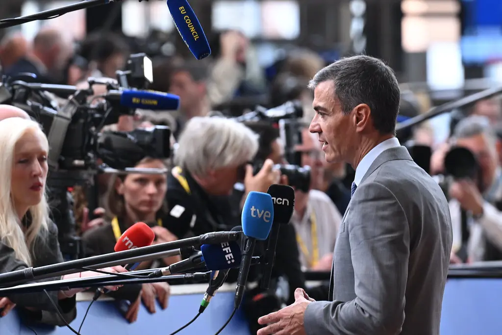 Feijóo culpa al Gobierno español de que Italia controle a viajeros