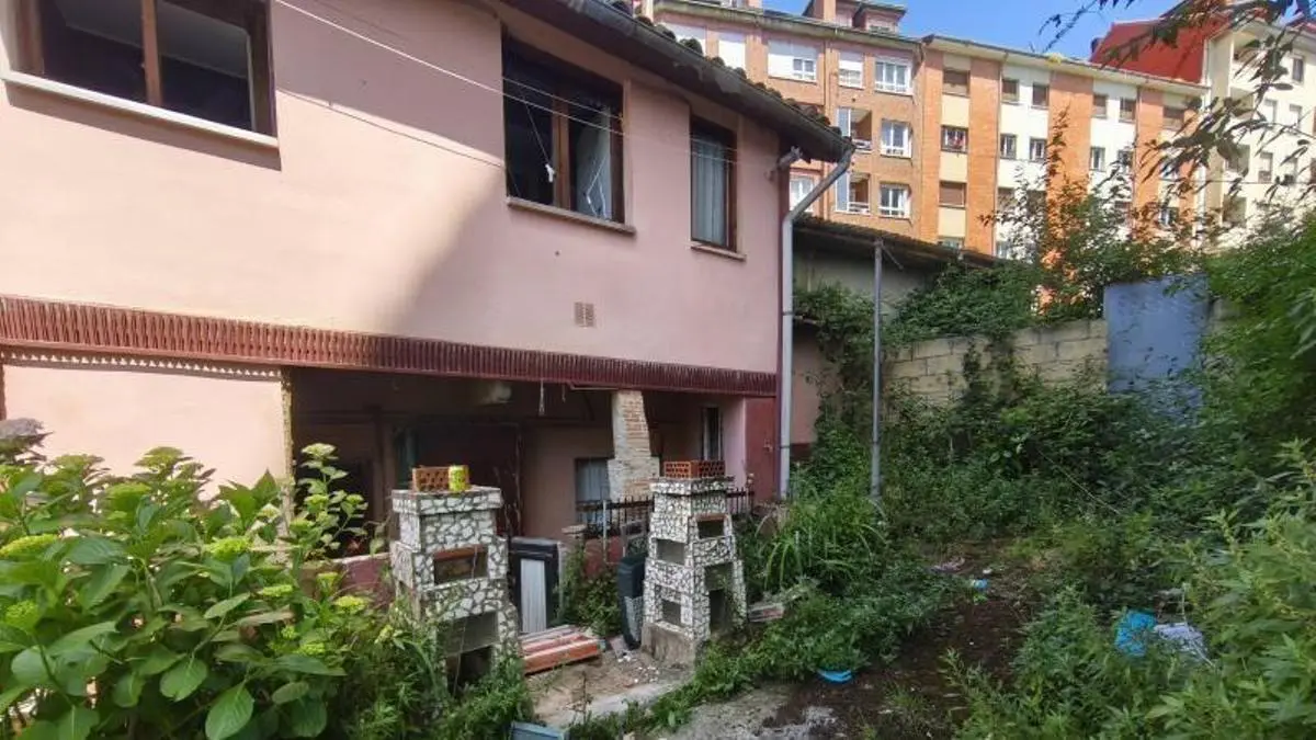 El concejal Prado aprueba el derribo de la Casa Rosa en San Lázaro