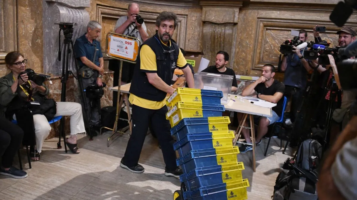 La JEC entrega al PP medidas reforzadas de Correos para el voto postal