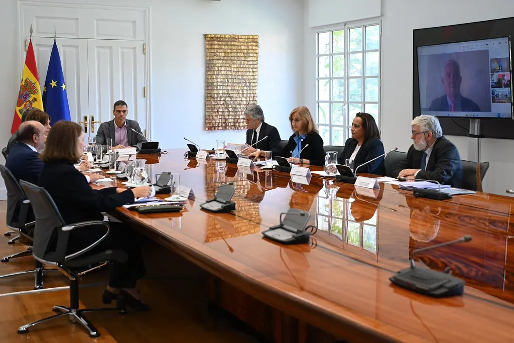Pedro Sánchez preside la reunión del Patronato de la Fundación Centro para la Memoria de las Víctimas del Terrorismo (13/10/2