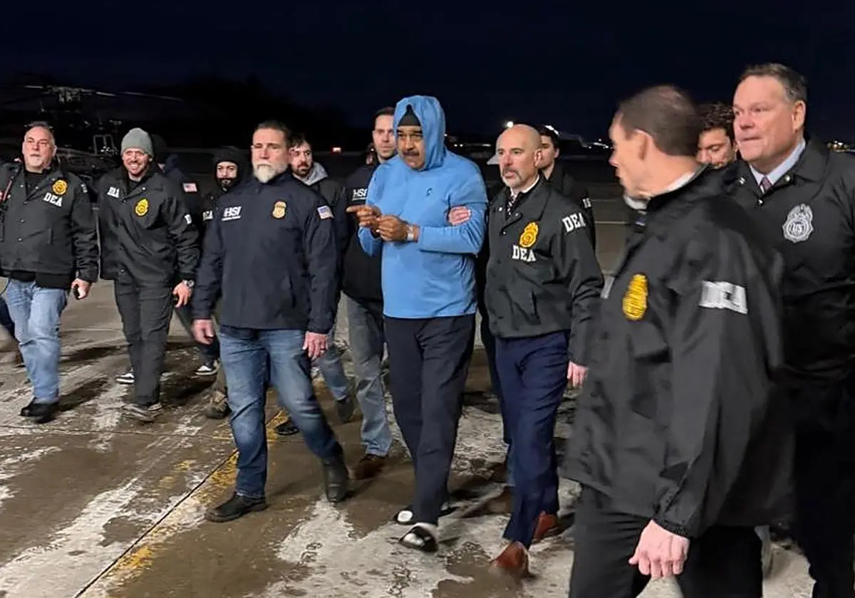Nicolás Maduro, custodiado por agentes de la DEA tras su captura y posterior traslado a EE.UU. el pasado enero. Nicolás Madur