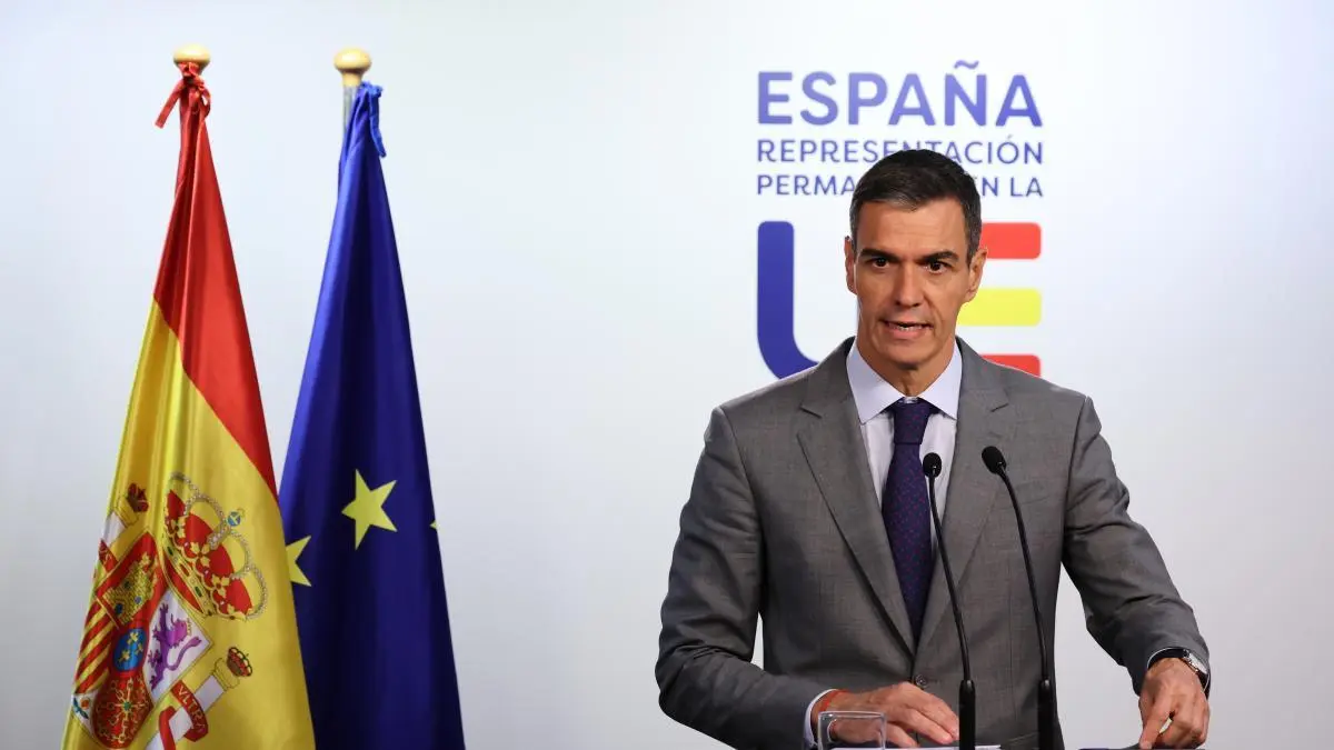 Sánchez quita hierro a las críticas europeas a su regularización: “Una cosa es el discurso, otra la realidad”