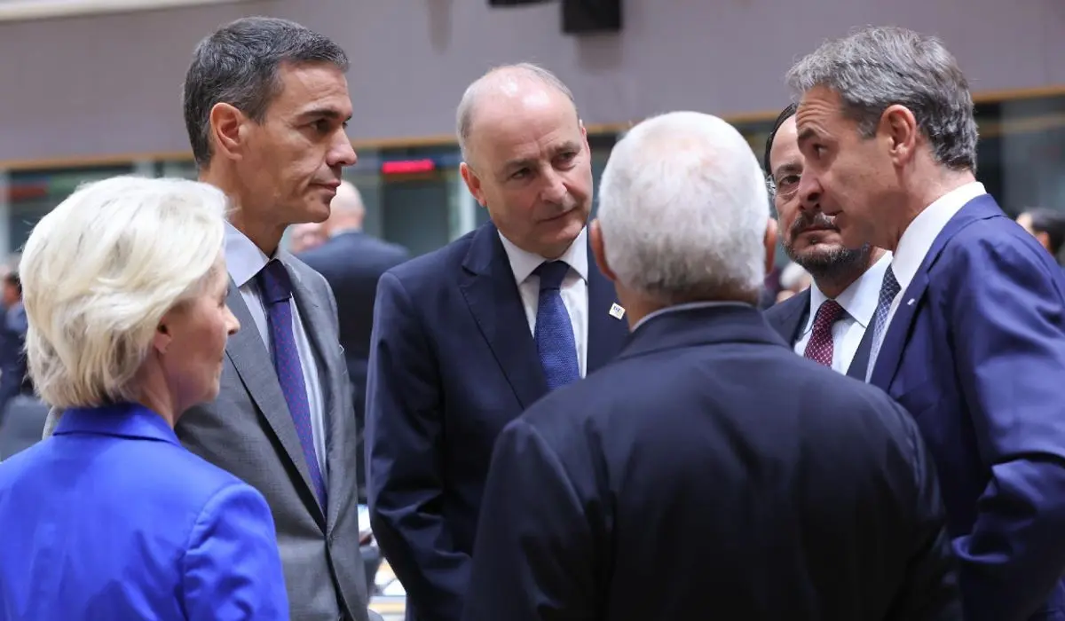 La presidenta de la Comisión Europea, Ursula von der Leyen; el presidente del Gobierno de España, Pedro Sánchez en la cumbre