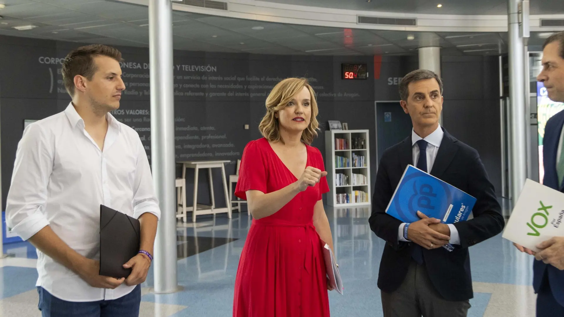 Jorge Pueyo (CHA) y Pilar Alegría (PSOE), en la campaña a las generales de 2023