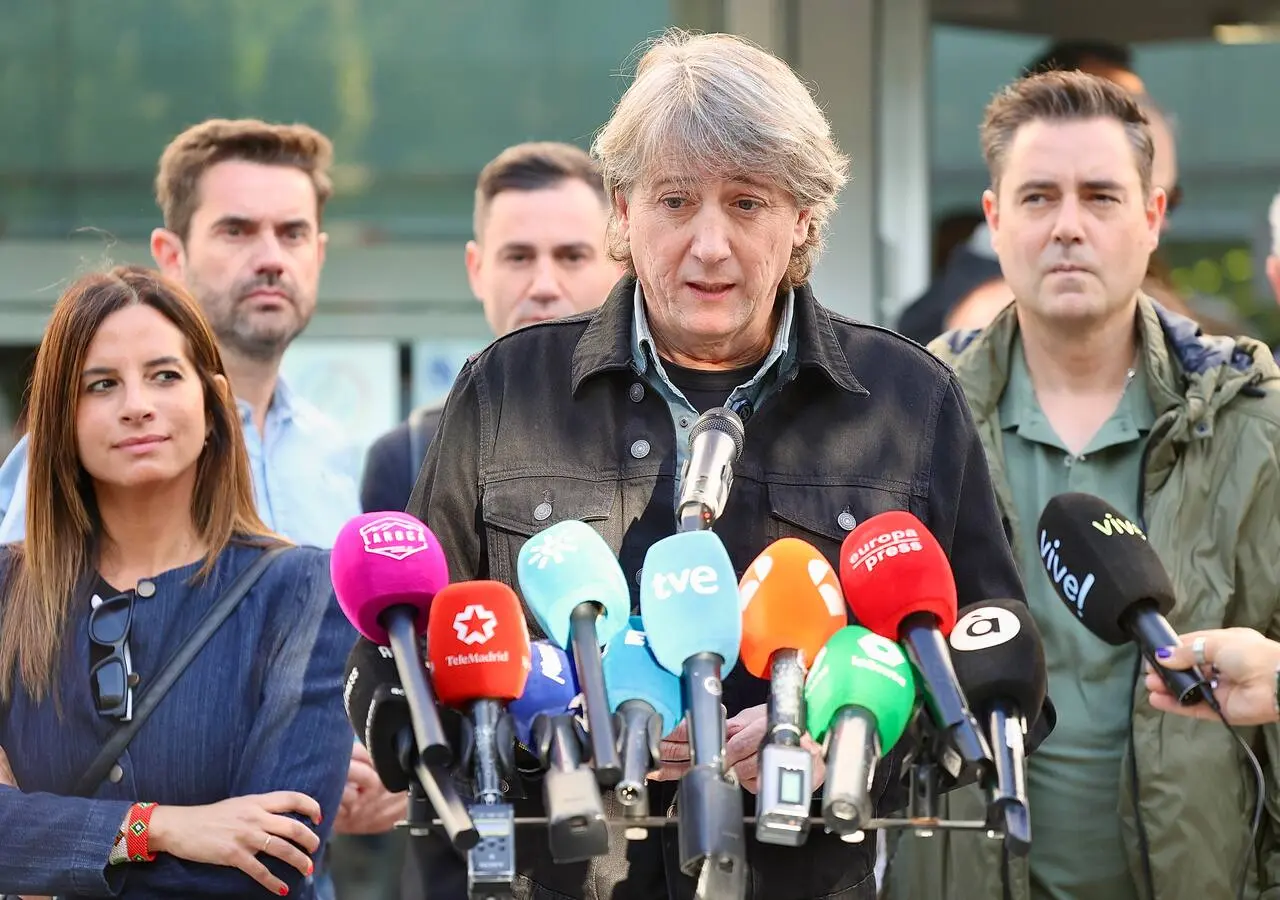 El secretario general del PSOE de Castilla y León, Carlos Martínez, acude al Comité Federal del partido. / Juan Lázaro ICAL