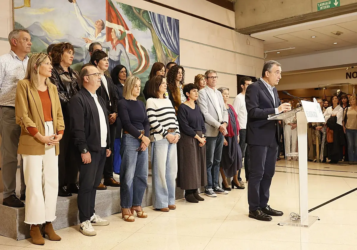 El PNV ha presentado este sábado en Sabin Etxea a sus candidatos para el Congreso y el Senado. El PNV ha presentado este sába