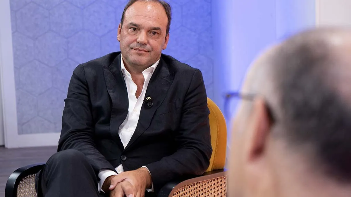 José Carlos Díez: «El futuro de nuestros hijos no se puede sacrificar para pagar las pensiones» José Carlos enseña economía e