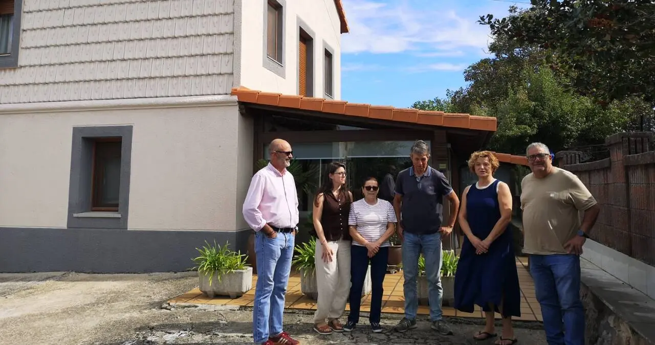 Vecinos de Rucandial cuyas viviendas podrían verse afectadas por el macroproyecto Bosques de Santander.