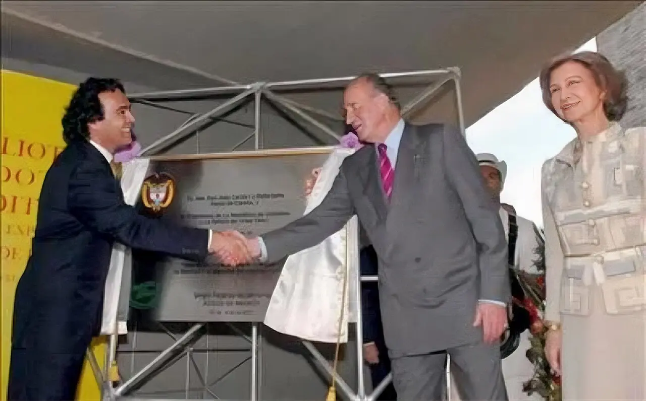 Inauguración del Parque Biblioteca España con los Reyes de España y Sergio Fajardo Valderrama
