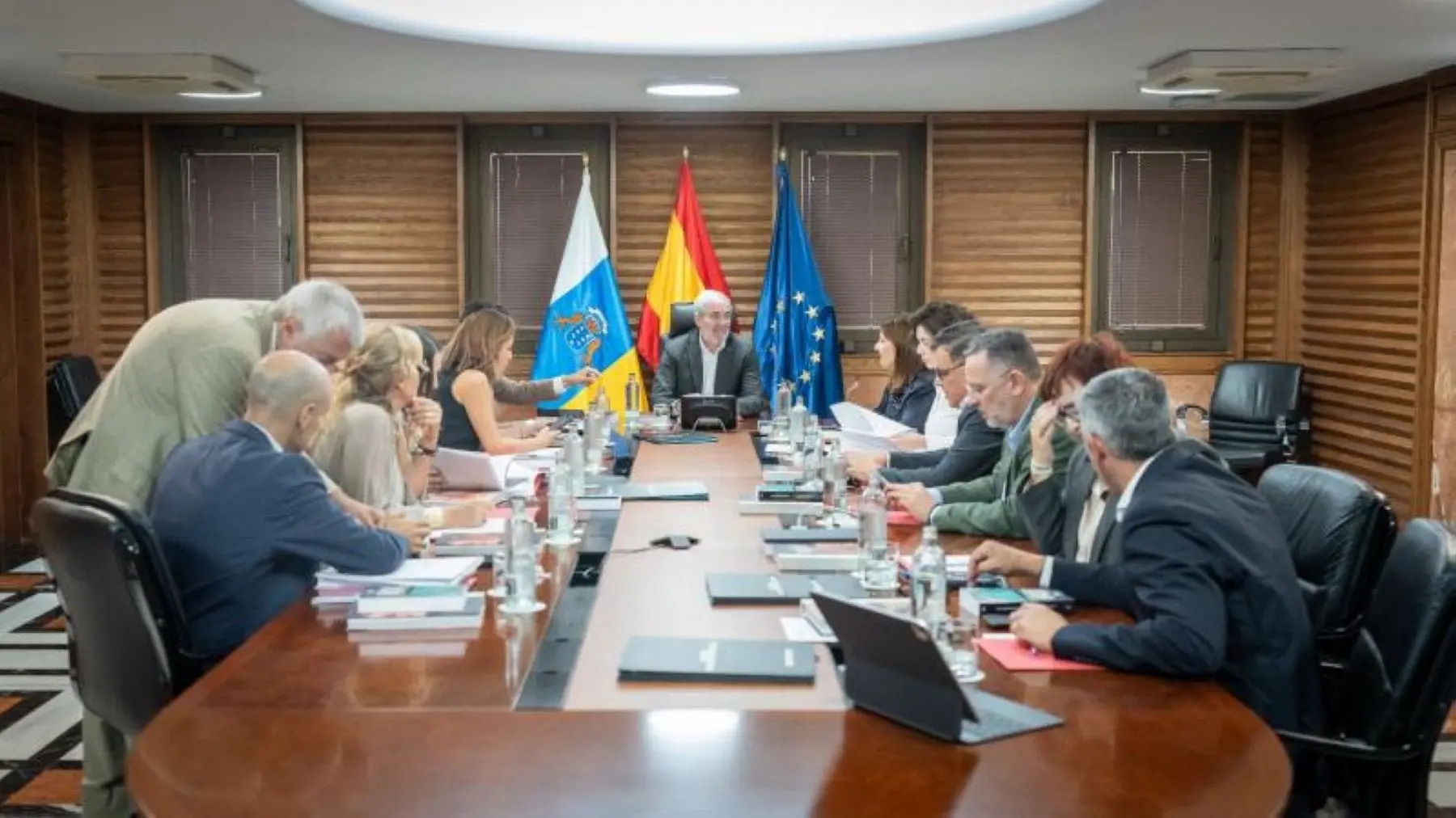 Un momento de la reunión del Consejo de Gobierno de Canarias celebrada este lunes en la capital grancanaria. Un momento de la