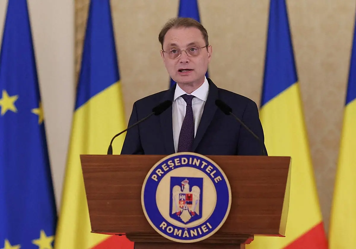 Luca Niculescu, pronuncia un discurso en el Palacio Cotroceni, en Bucarest. Luca Niculescu, pronuncia un discurso en el Palac