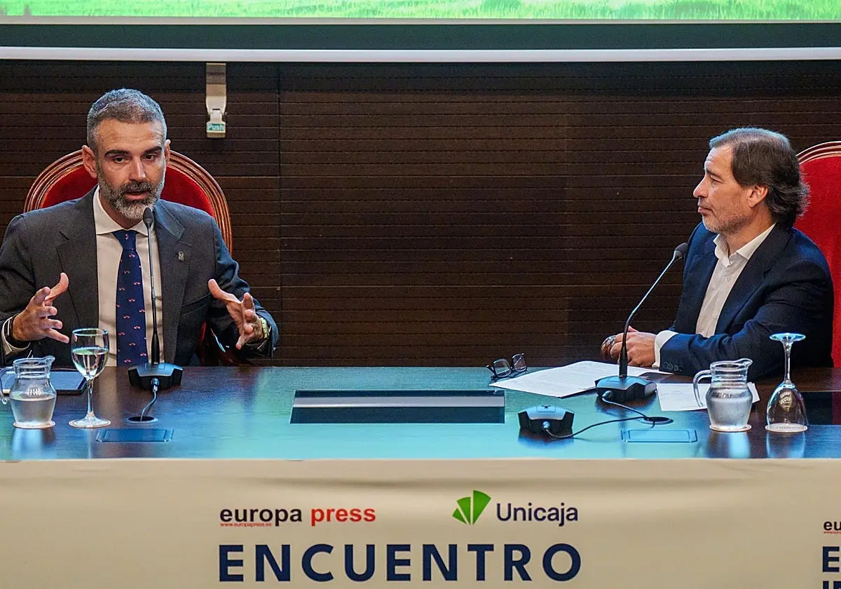 El consejero de Agricultura, Ramón Fernández Pacheco, en un desayuno informativo El consejero de Agricultura, Ramón Fernández