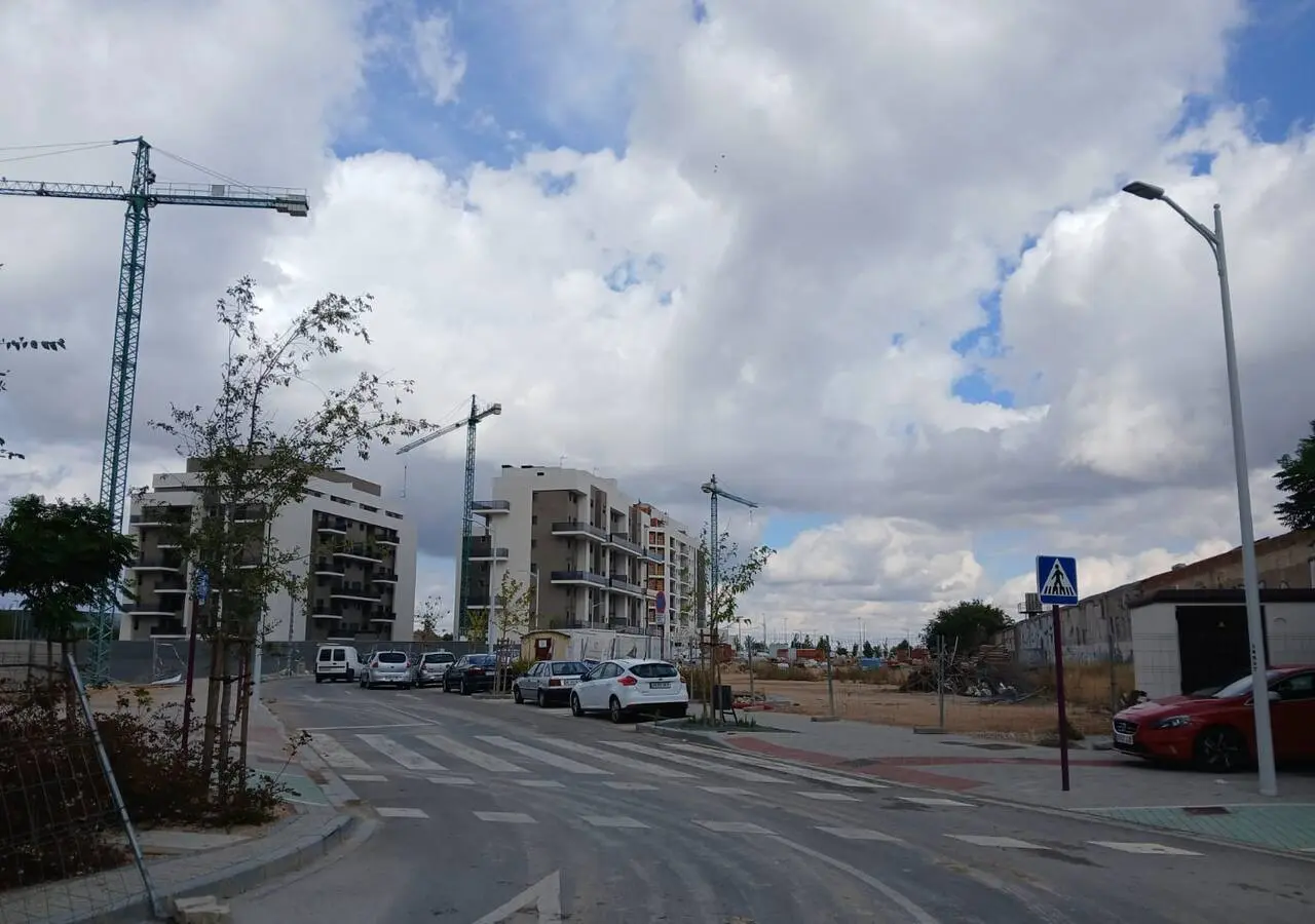 Aledaños de los solares donde se acometerán las obras.