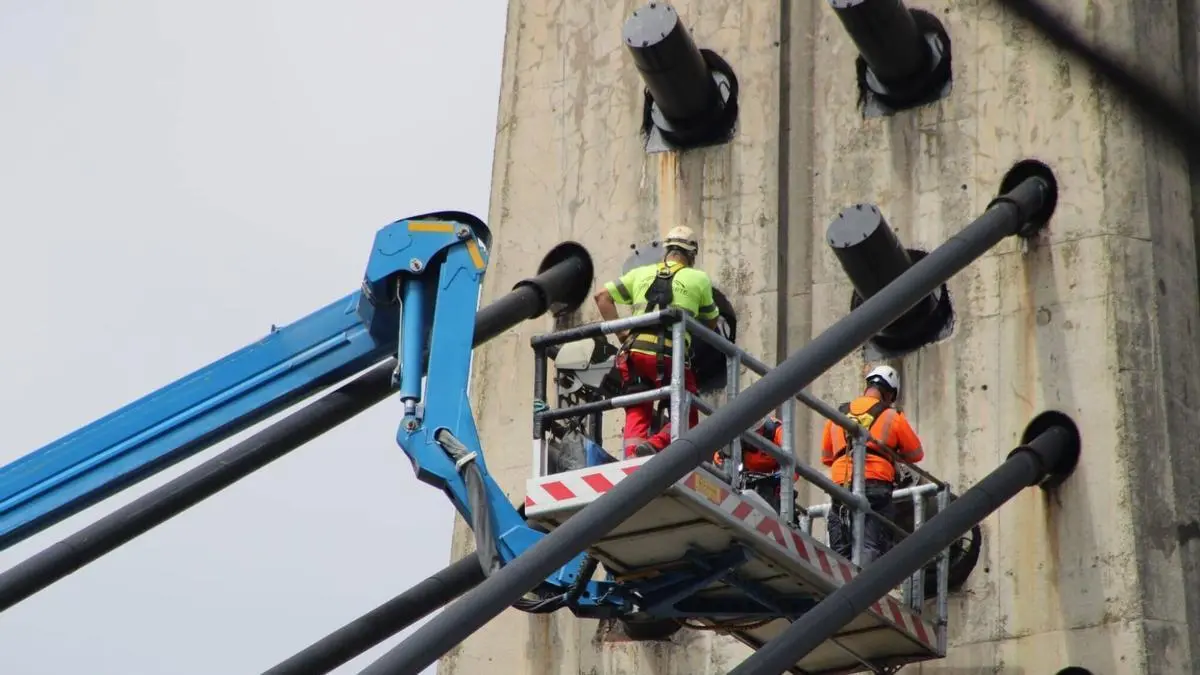 La Junta General pide al Principado acelerar las obras del puente atirantado de Sama