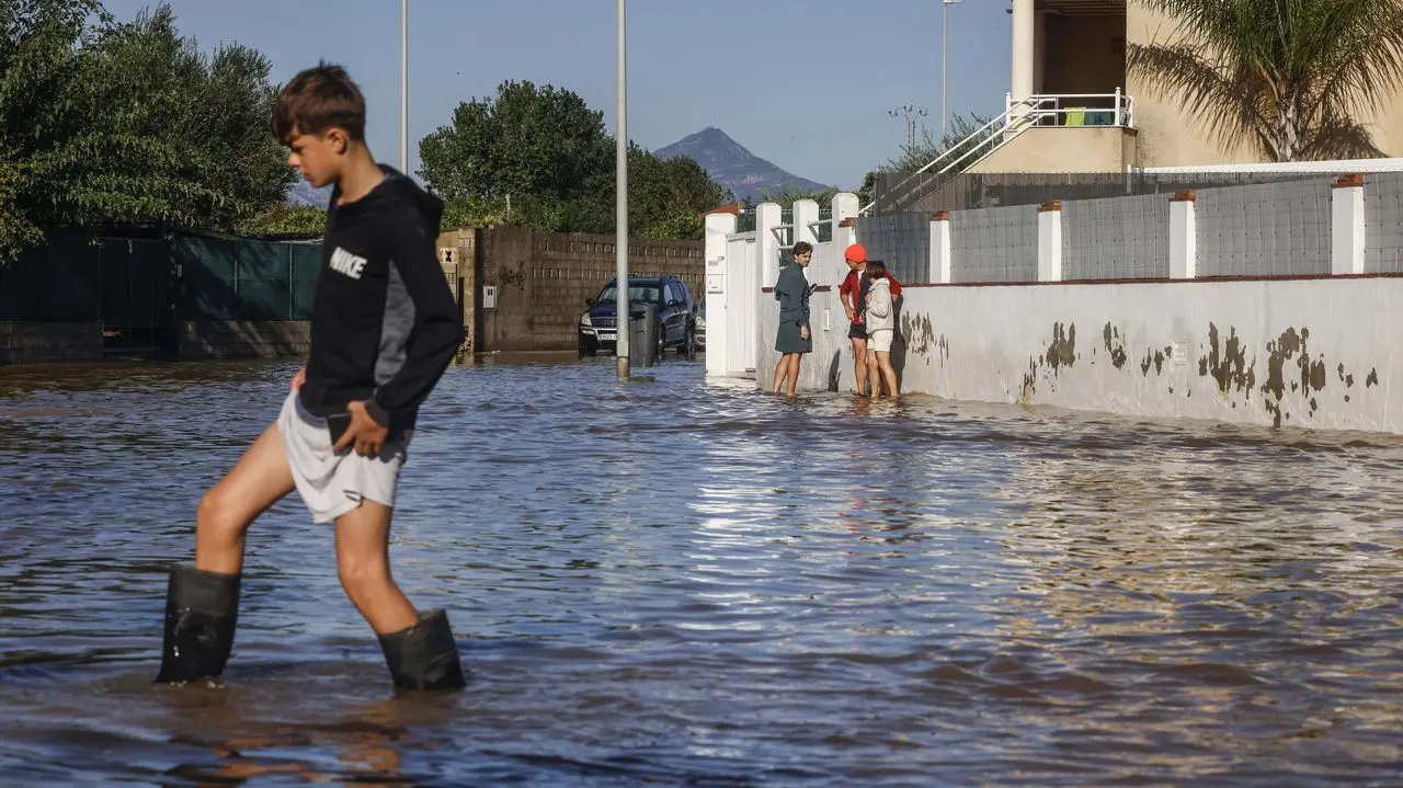Sánchez anuncia en Oliva que declarará zona catastrófica los municipios dañados por la dana