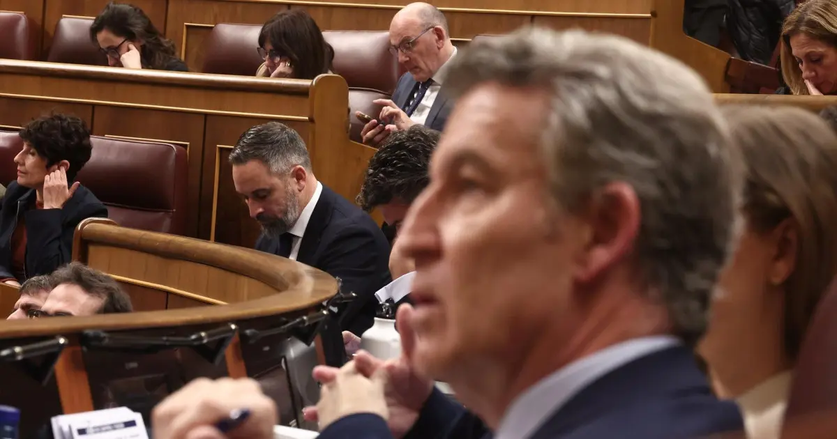Convivencia Cívica Catalana pide a Feijóo y Abascal una ley para poder vivir solo en castellano en toda España