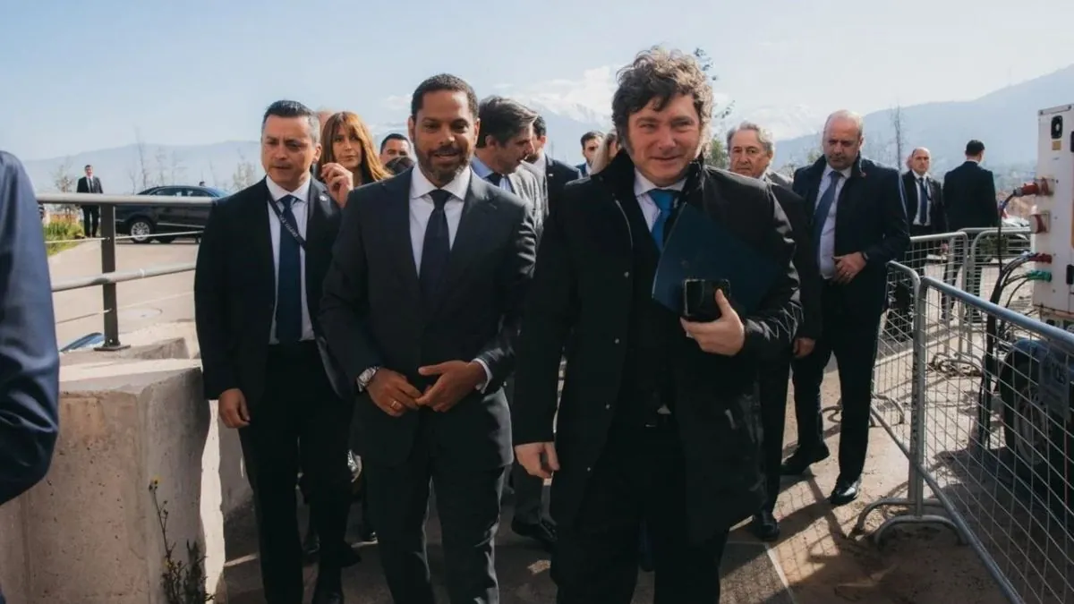 Milei se reúne con la cúpula de Vox en Madrid sin Abascal, que prioriza la precampaña El secretario general de Vox, Ignacio G