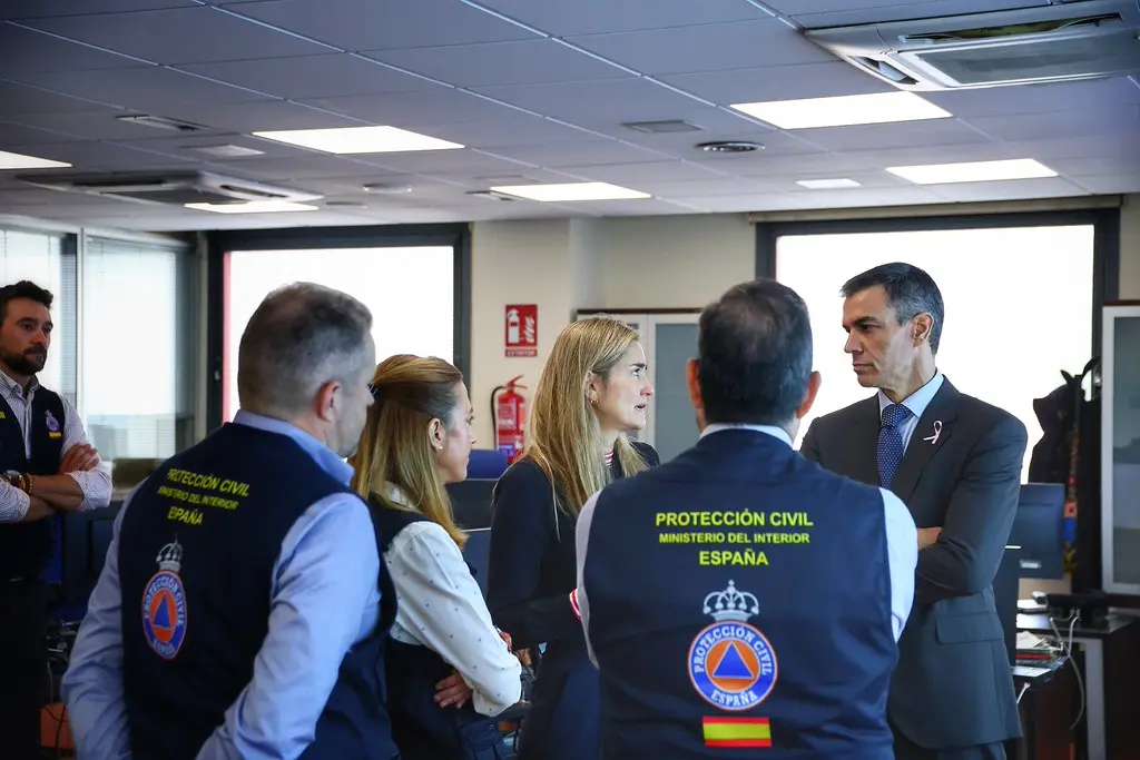 Pedro Sánchez asiste a la reunión de la Unidad de Verificación de Riesgos del Centro Nacional de Seguimiento y Coordinación d