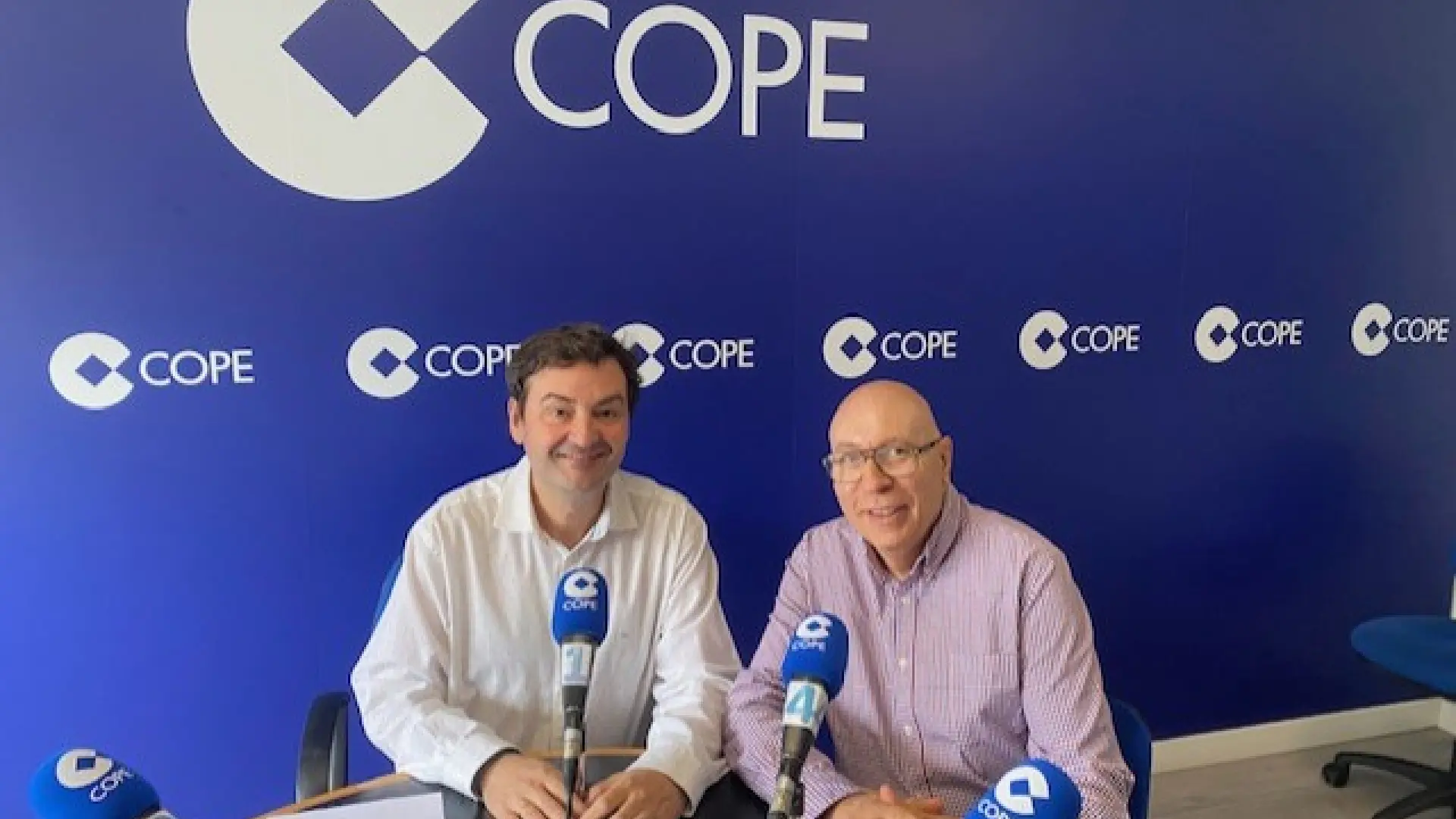 Xosé Carlos Valcárcel defiende su acuerdo con Jácome: obligará a «negociar más» en la Diputación de Ourense
