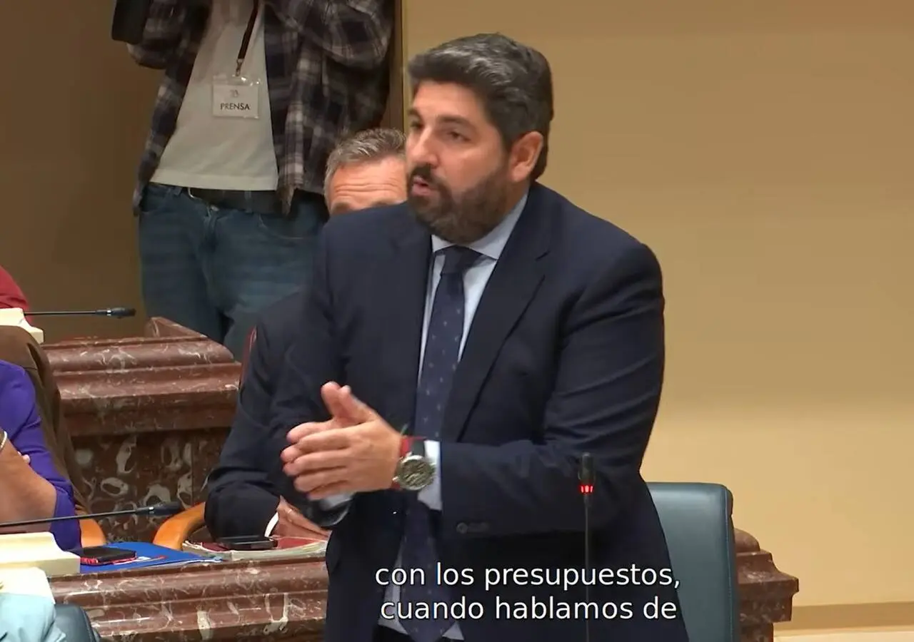 López Miras anuncia en la Asamblea la creación de 1.646 nuevas plazas para mayores
