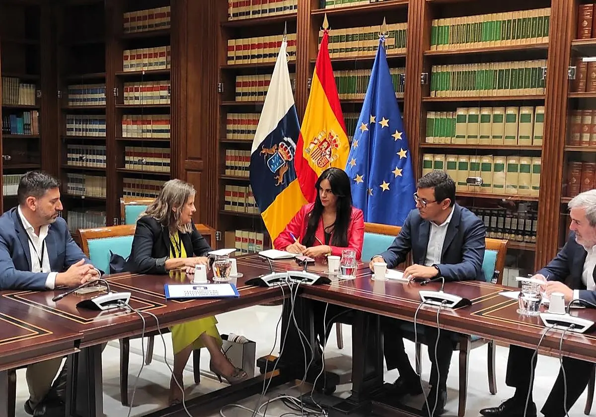 Reunión de Marichal y Doreste con Espino, Pablo Rodríguez y Clavijo en junio de 2024. Reunión de Marichal y Doreste con Espin