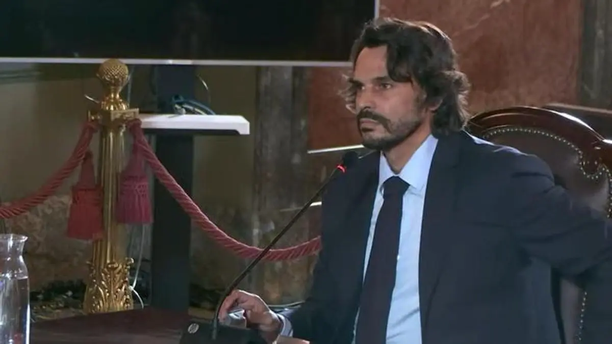 La Fiscalía ve muy probable que la pareja de Ayuso comprara una empresa por medio millón para pagar un favor al presidente de Quirón Prevención