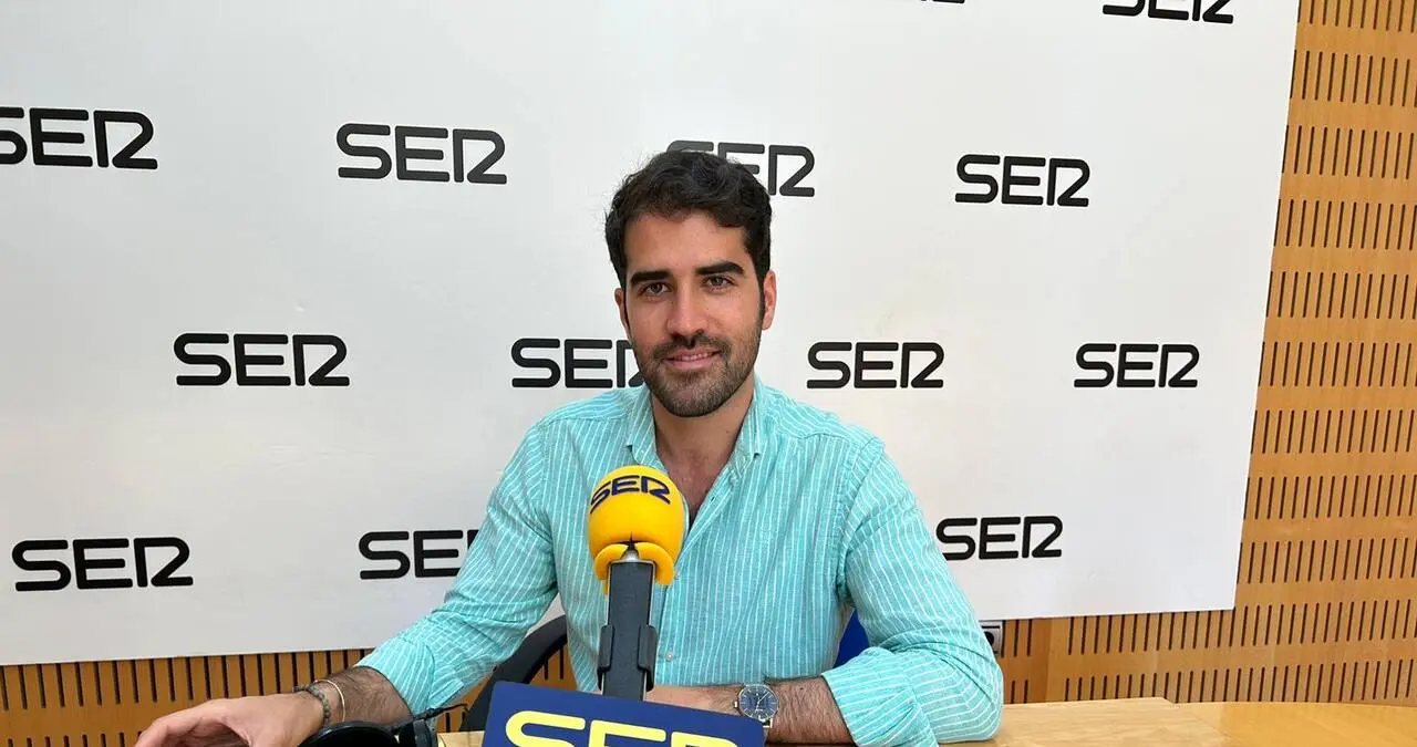Diego Avilés, concejal de Cultura e Identidad de Murcia, en los estudios de Radio Murcia. Foto archivo.