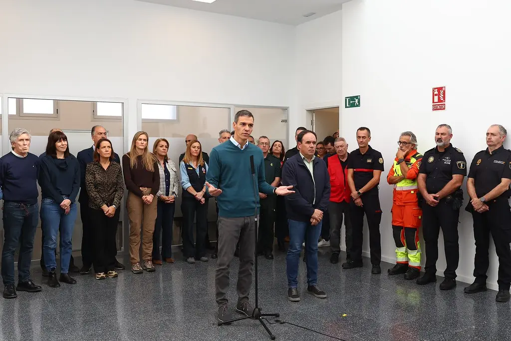 Pedro Sánchez visita el Puesto de Mando Avanzado en Oliva, Valencia (20/10/26)