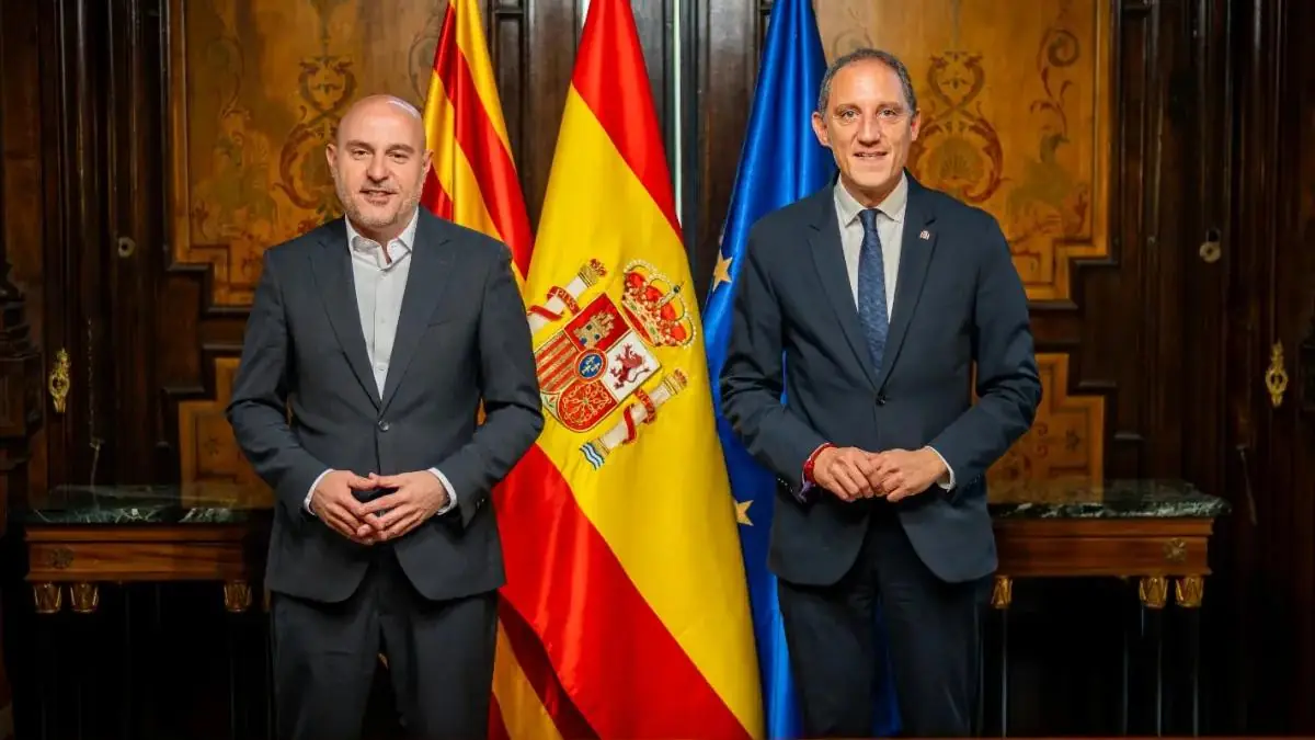 Sánchez premia a un familiar del alcalde que perdonó el pufo a la pareja de Mínguez Carlos Prieto (izquierda) y José Crespín