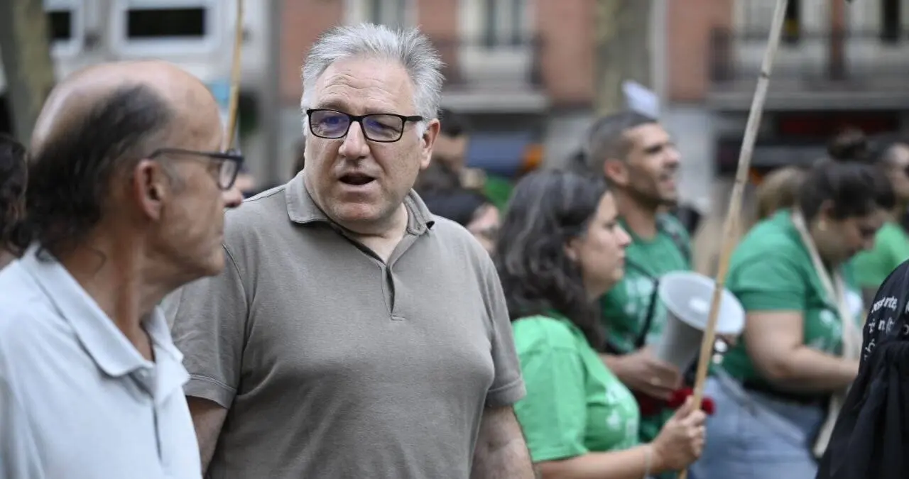 Mariano Cañas, portavoz Más Madrid Alcobendas, durante las movilizaciones de la huelga por la educación pública en la región