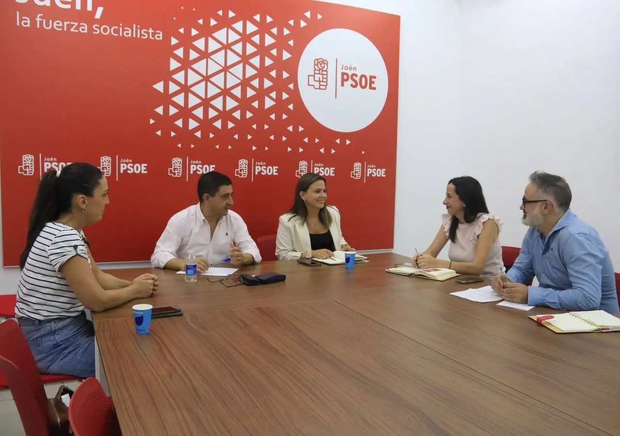 Reunión entre el PSOE de Jaén y UGT para hablar de educación pública en la sede socialista de la capital. / PSOE Jaén