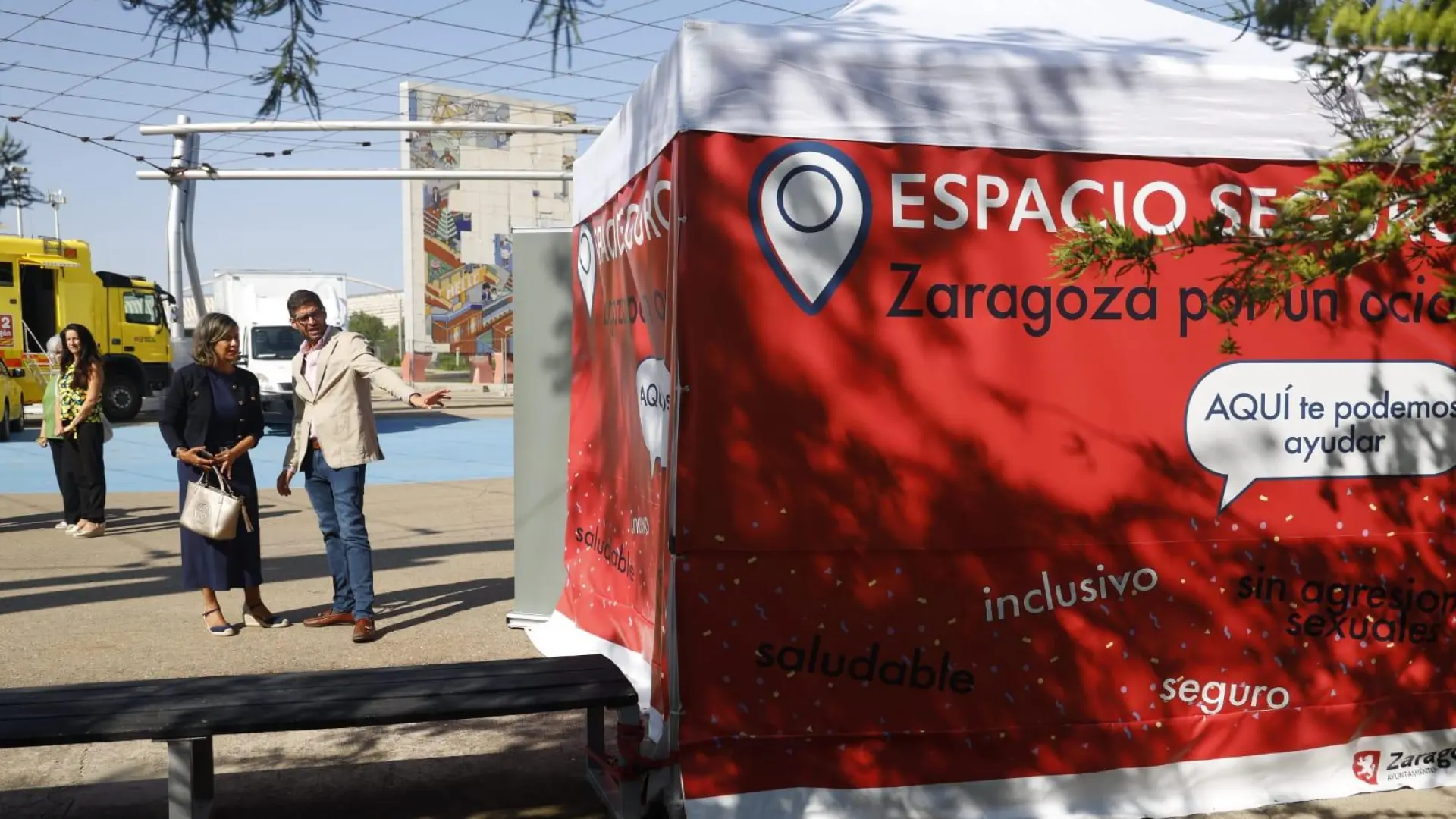 Marian Or&oacute;s y Armando Mart&iacute;nez, en el espacio seguro del Vive Latino.