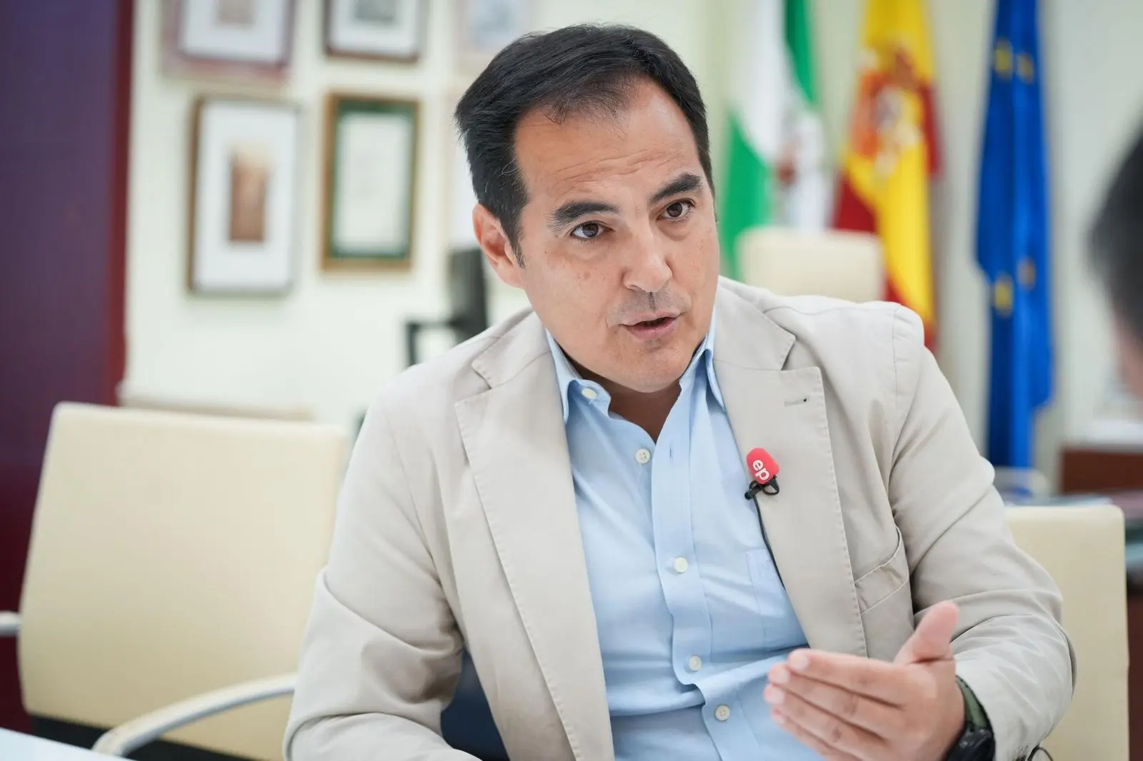 La Junta y los sindicatos retoman la conversación sobre el teletrabajo de los funcionarios
