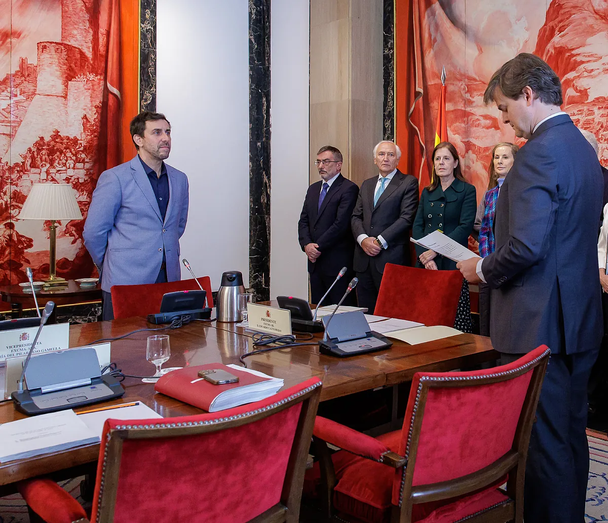 Toni Comín canta «victoria» frente al Estado español pero promete la Constitución