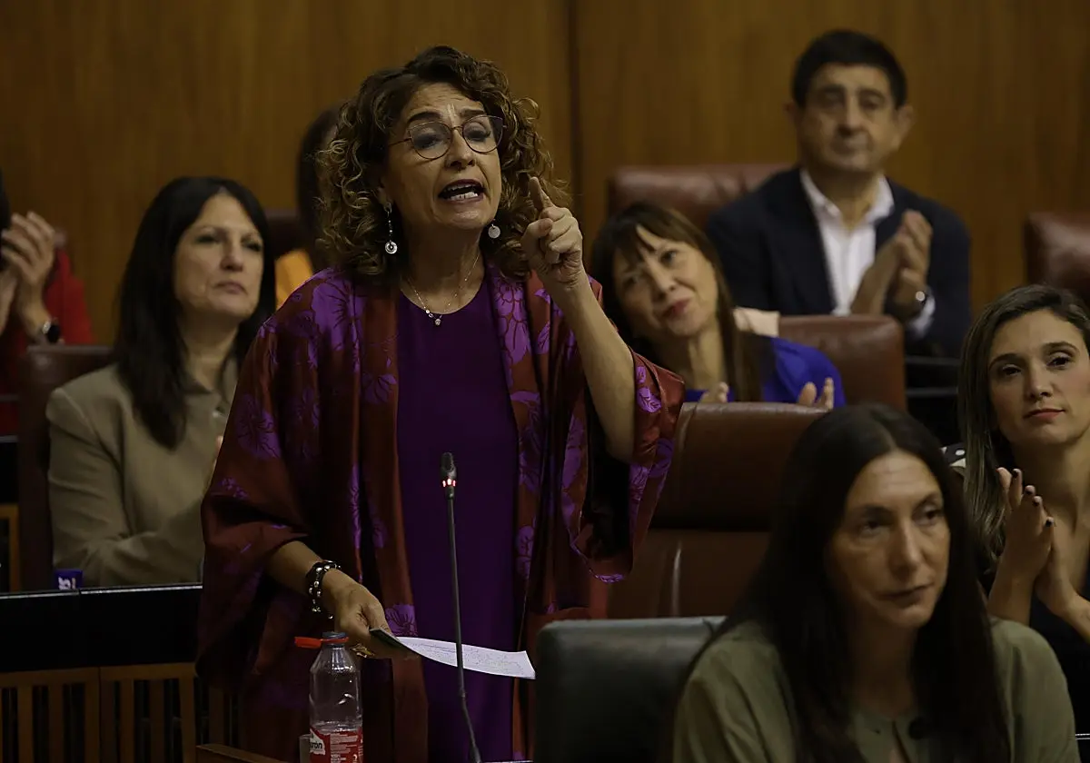 Juanma Moreno reprocha a María Jesús Montero el «mérito histórico» de no aprobar presupuestos
