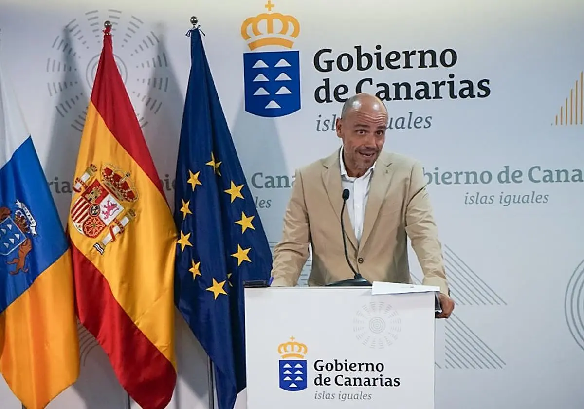 El portavoz del Gobierno de Canarias, Alfonso Cabello, informa de los avances en gestión aeroportuaria. El portavoz del Gobie