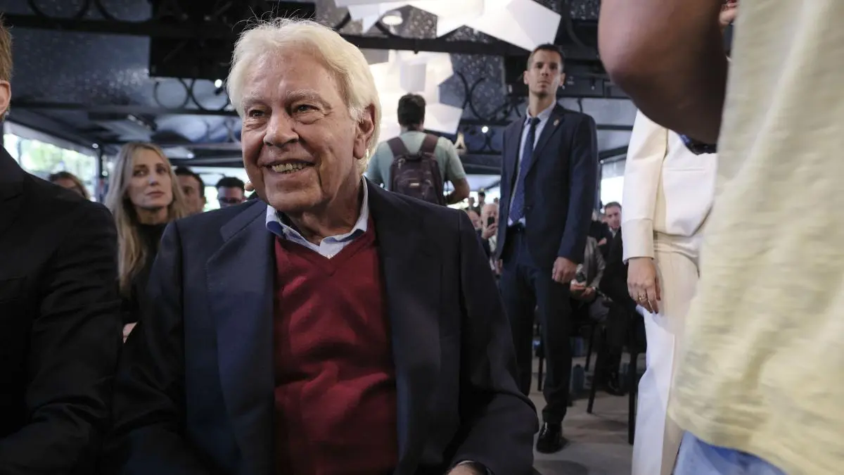 Felipe González augura una crisis de empresas de IA que va a provocar un “batacazo” en los mercados