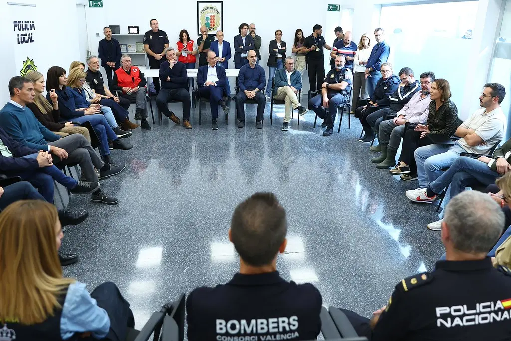 Pedro Sánchez visita el Puesto de Mando Avanzado en Oliva, Valencia (20/10/26)
