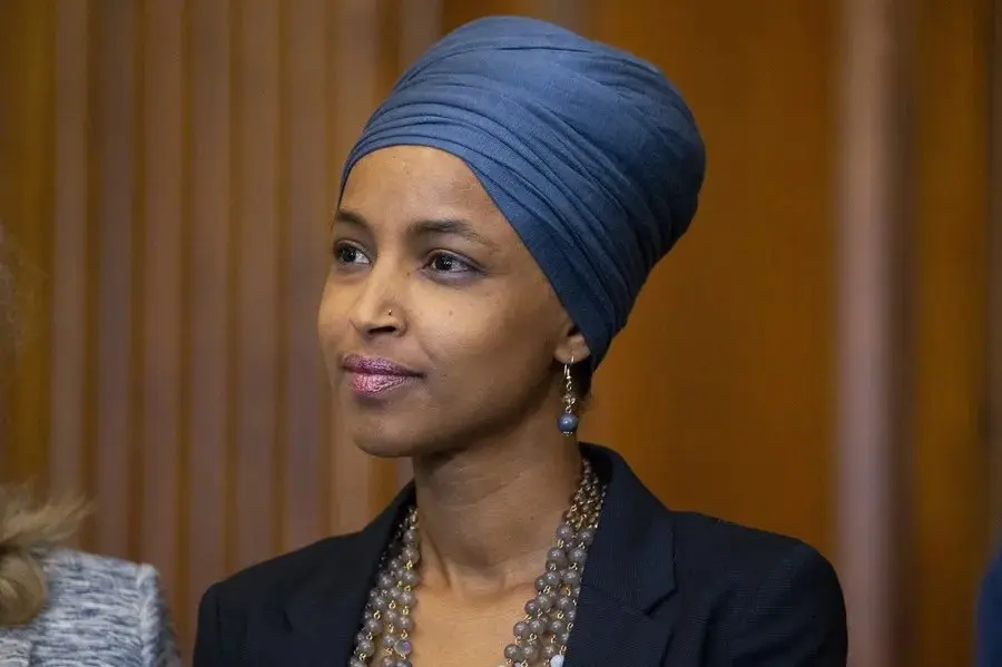 Ilhan Omar anuncia que dejará su casa de Washington tras el registro de agentes federales