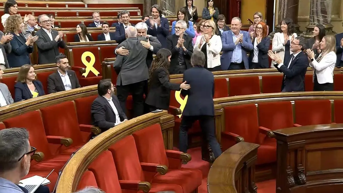 Illa se reúne discretamente con Lluís Puig tras su regreso a Catalunya