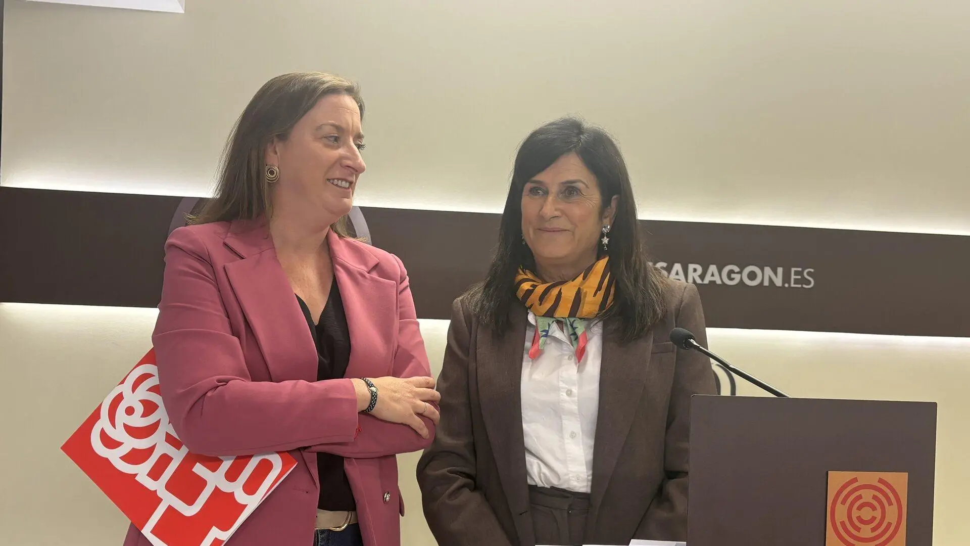 Las diputadas María Rodrigo (PSOE) e Isabel Lasobras (CHA). EUROPA PRESS 22/10/2026