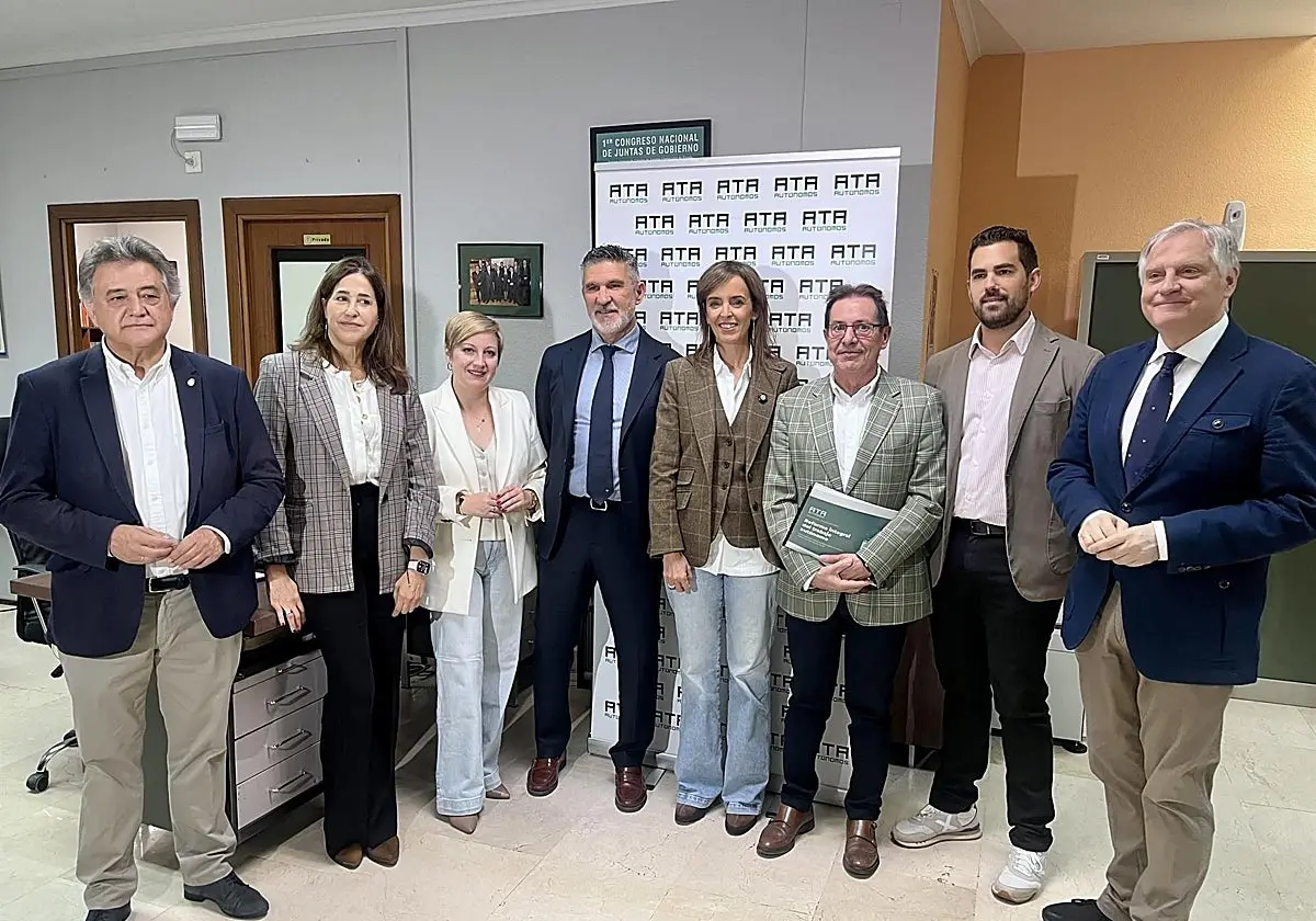 Fúnez sitúa a los autónomos como “prioridad” y propone bajadas de impuestos y menos burocracia