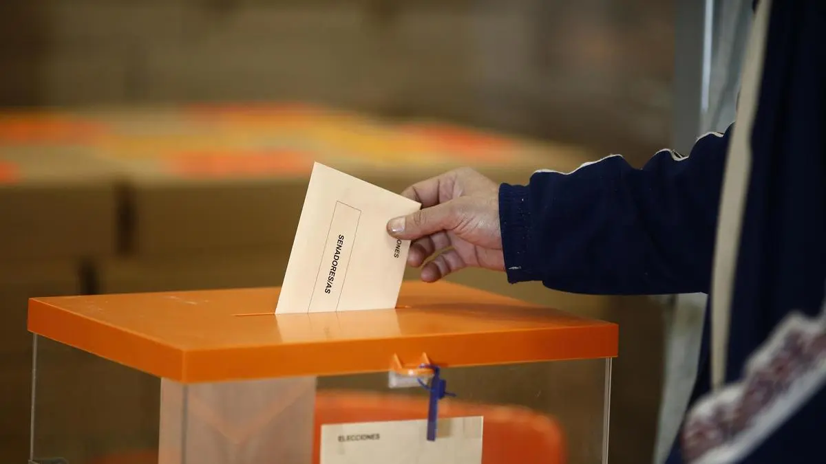 La Junta Electoral Central rechaza revisar el control de fallecidos en el voto exterior que pedía Vox