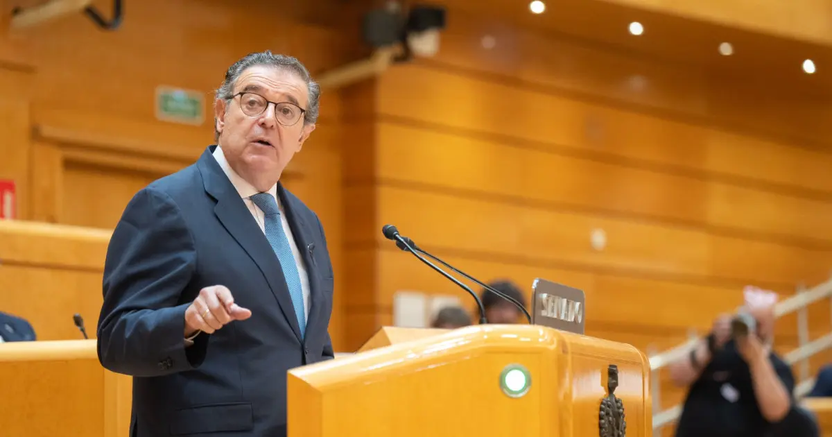 La Junta Electoral archiva la denuncia del PSPV contra las vallas del PP con Pérez Llorca