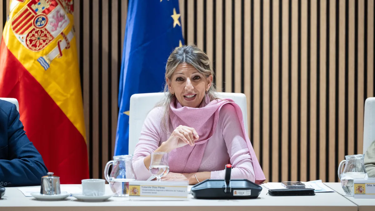 Yolanda Díaz acusa a Feijóo de «mentir» sobre los impuestos del salario mínimo La vicepresidenta segunda del Gobierno y minis