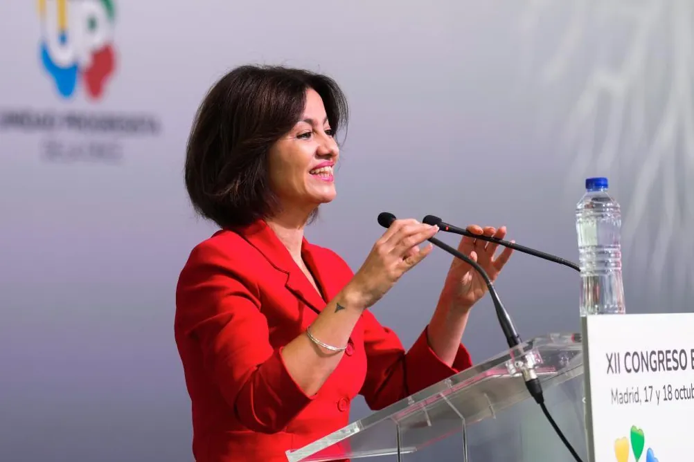La ministra Sira Rego tacha de “pollaviejismo” el discurso de Feijóo sobre feminismo
