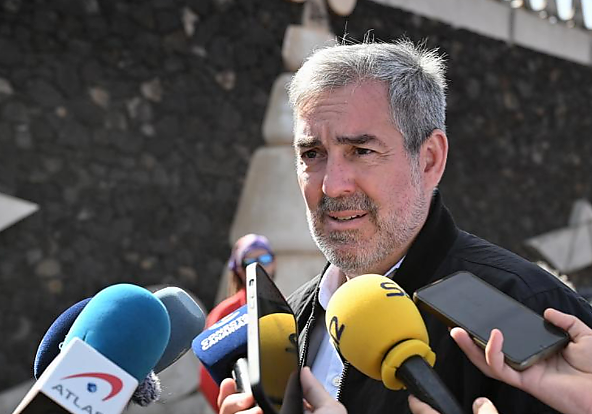 Clavijo confiesa su “frustración” ante la “desidia y silencio” del Estado con el repunte migratorio en Canarias