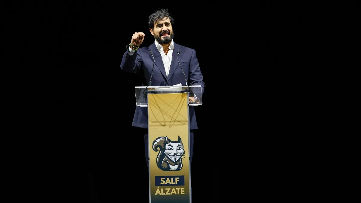 SALF reúne los avales para presentarse en Barcelona el 29-N El líder de la formación, Alvise Pérez. | Rodrigo Jiménez (EFE)