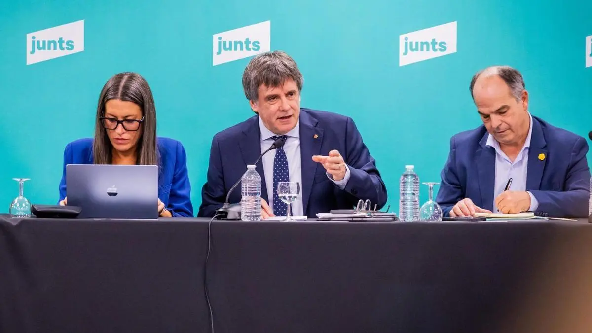 Junts participa en el congreso del Partido Demócrata Europeo en Atenas y refuerza su nueva alianza en la UE