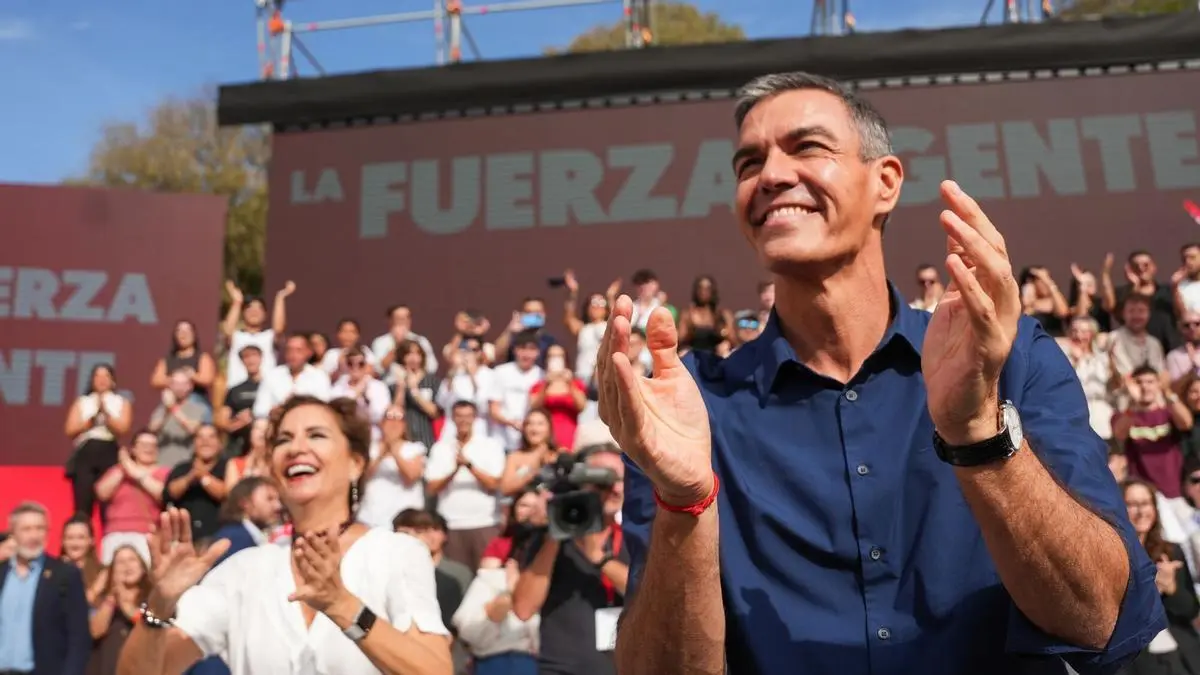 Pedro Sánchez emprende un fin de semana preelectoral con un mitin en Granada